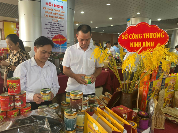 Ninh Bình tham gia Hội nghị Kế nối cung cầu hàng Việt Nam tại Hà Nam năm 2023