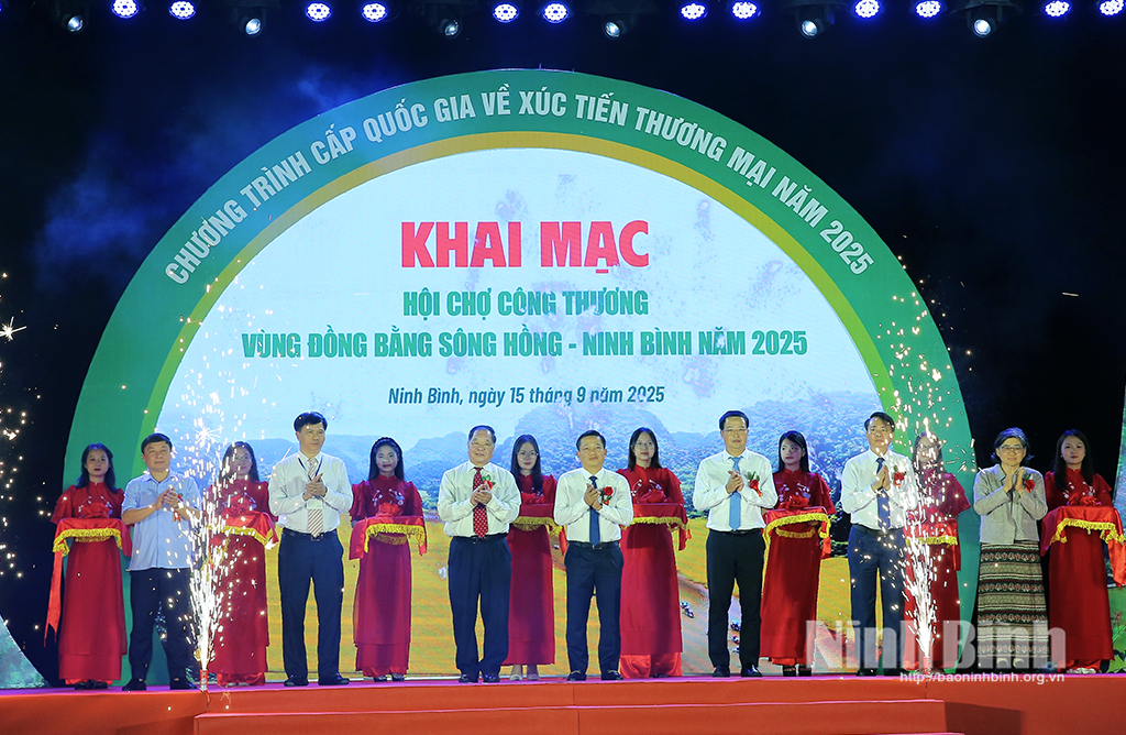 Khai mạc Hội chợ Công thương vùng Đồng bằng sông Hồng-Ninh Bình 2025